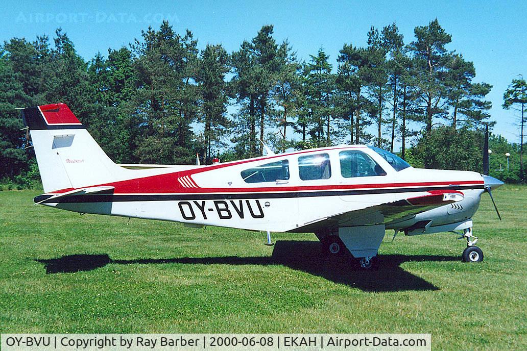 OY-BVU, 1987 Beech F33A Bonanza Bonanza C/N CE-1139, Beech F33A Bonanza [CE-1139] Aarhus~OY 08/06/2000