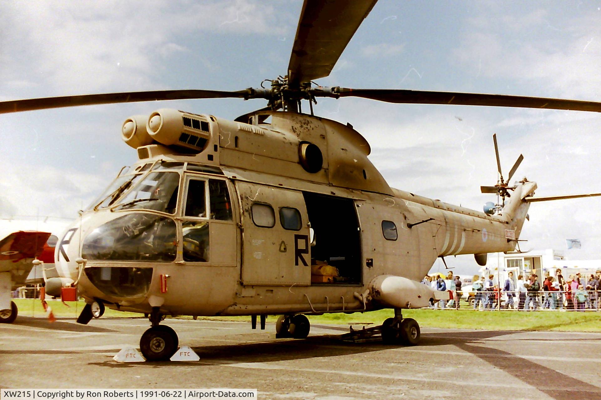 XW215, 1971 Westland Puma HC.1 C/N 1125, Crew of XW215 Taken at woodford Air Show 22/6/91