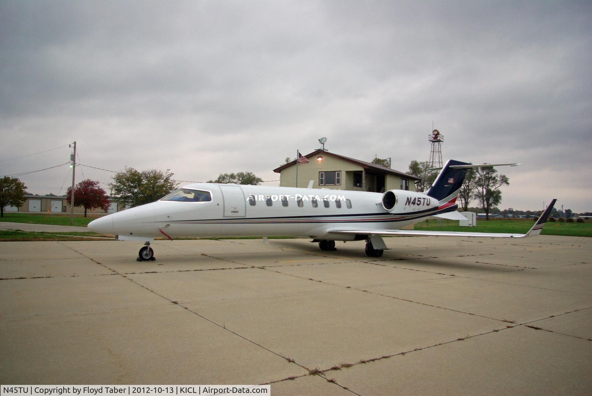 N45TU, 2000 Learjet 45 C/N 120, On the ramp