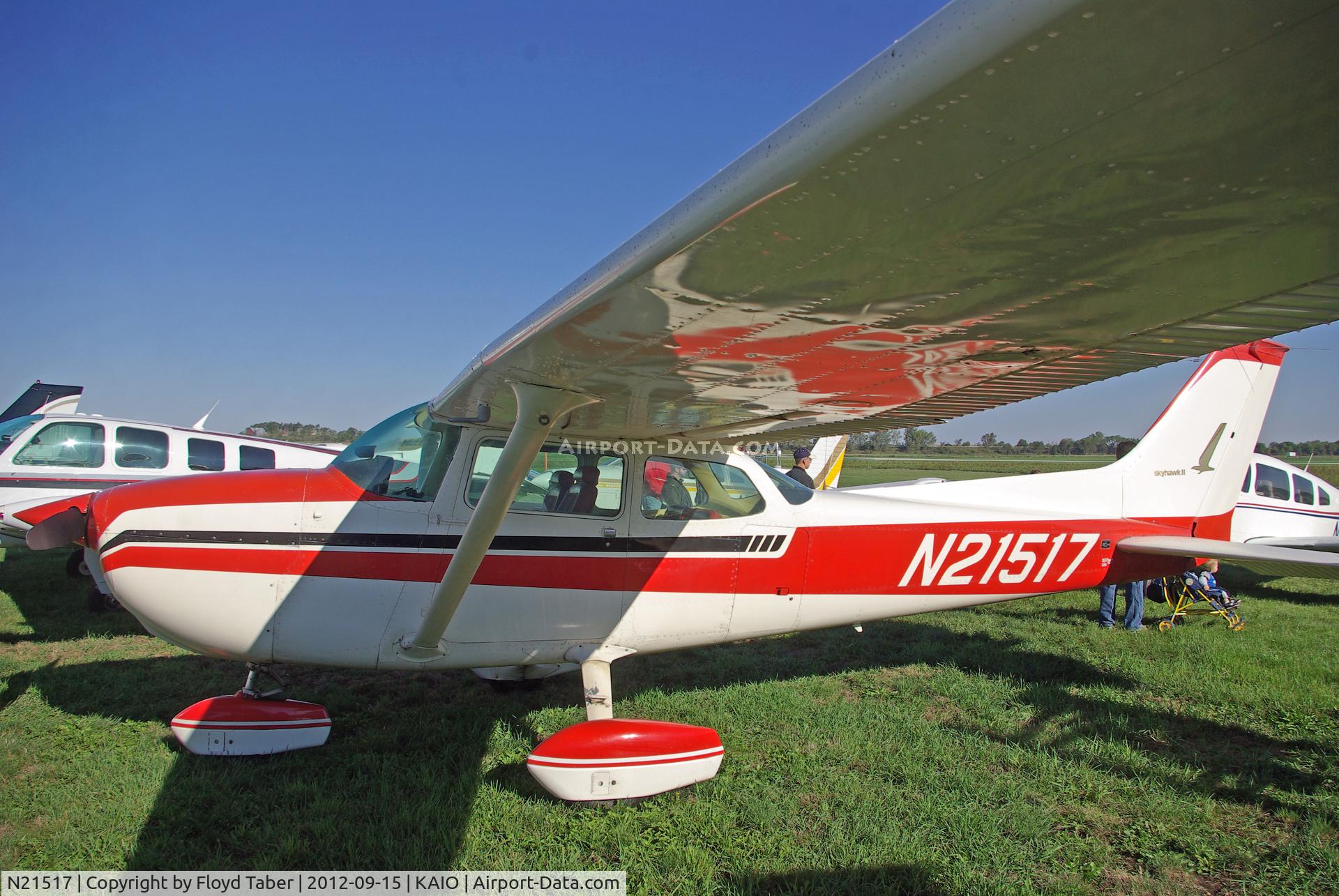N21517, 1974 Cessna 172M C/N 17263961, Fly Iowa 2012