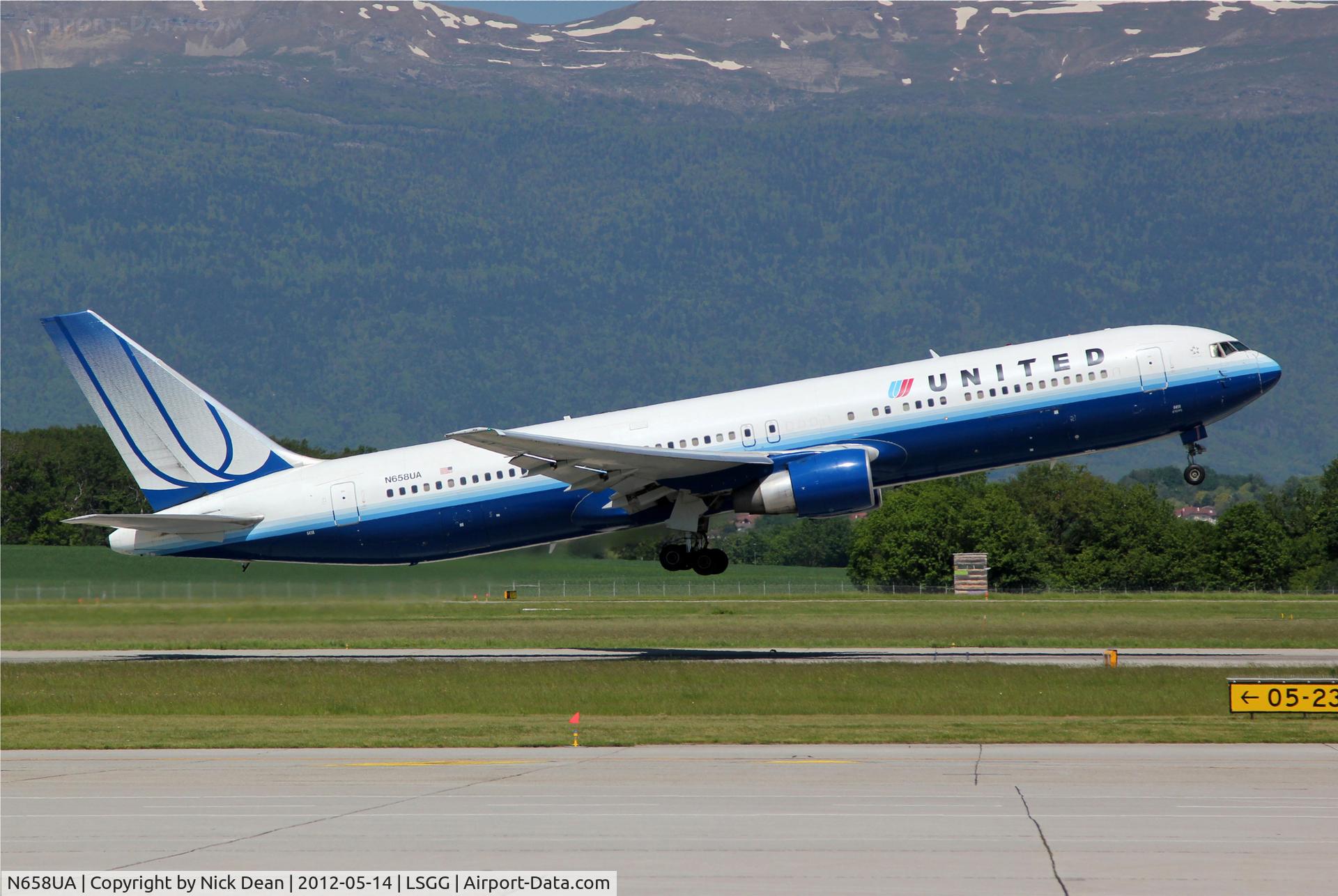 N658UA, 1993 Boeing 767-322 C/N 27113, LSGG/GVA EBACE 2012 Heading back to KIAD
