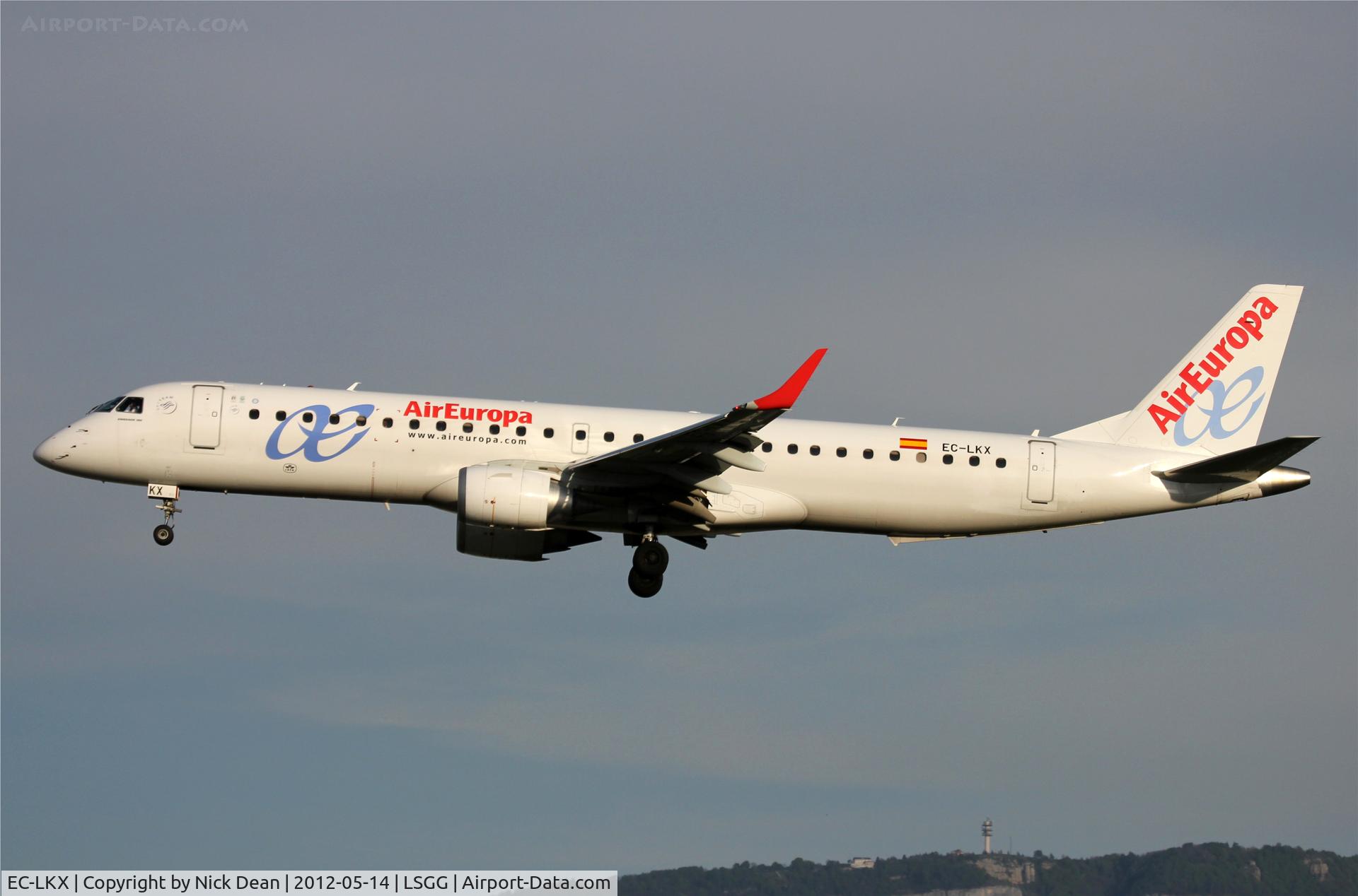 EC-LKX, 2011 Embraer 195LR  (ERJ-190-200LR) C/N 19000437, LSGG/GVA EBACE 2012
