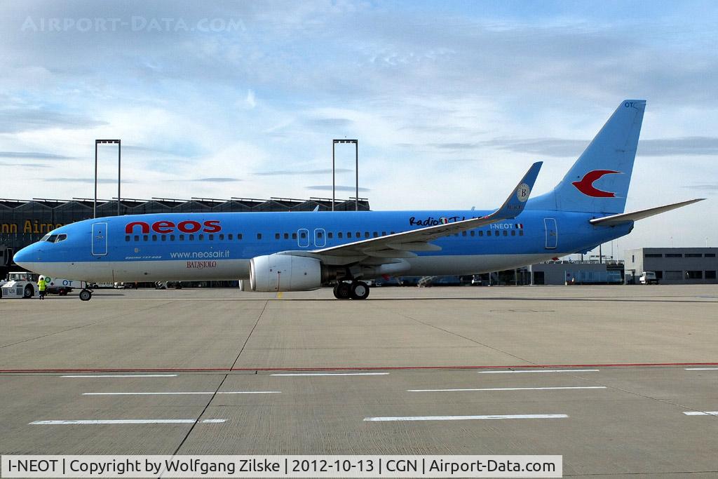 I-NEOT, 2002 Boeing 737-86N C/N 33004, Visitor