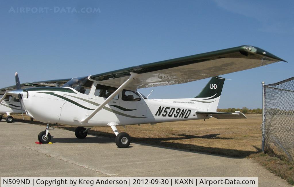 N509ND, Cessna 172S C/N 172S10950, Cessna 172S Skyhawk from the University of North Dakota on the ramp.