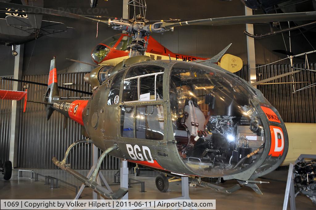 1069, Aerospatiale SA-341F Gazelle C/N 1069, at Le Bourget