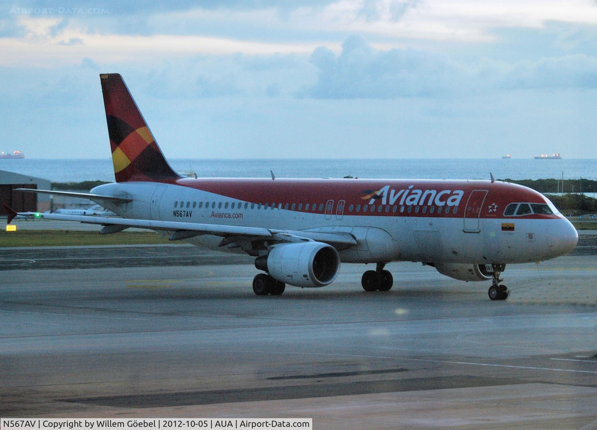 N567AV, 2011 Airbus A320-214 C/N 4567, Taxi to the runway of Aruba Airport