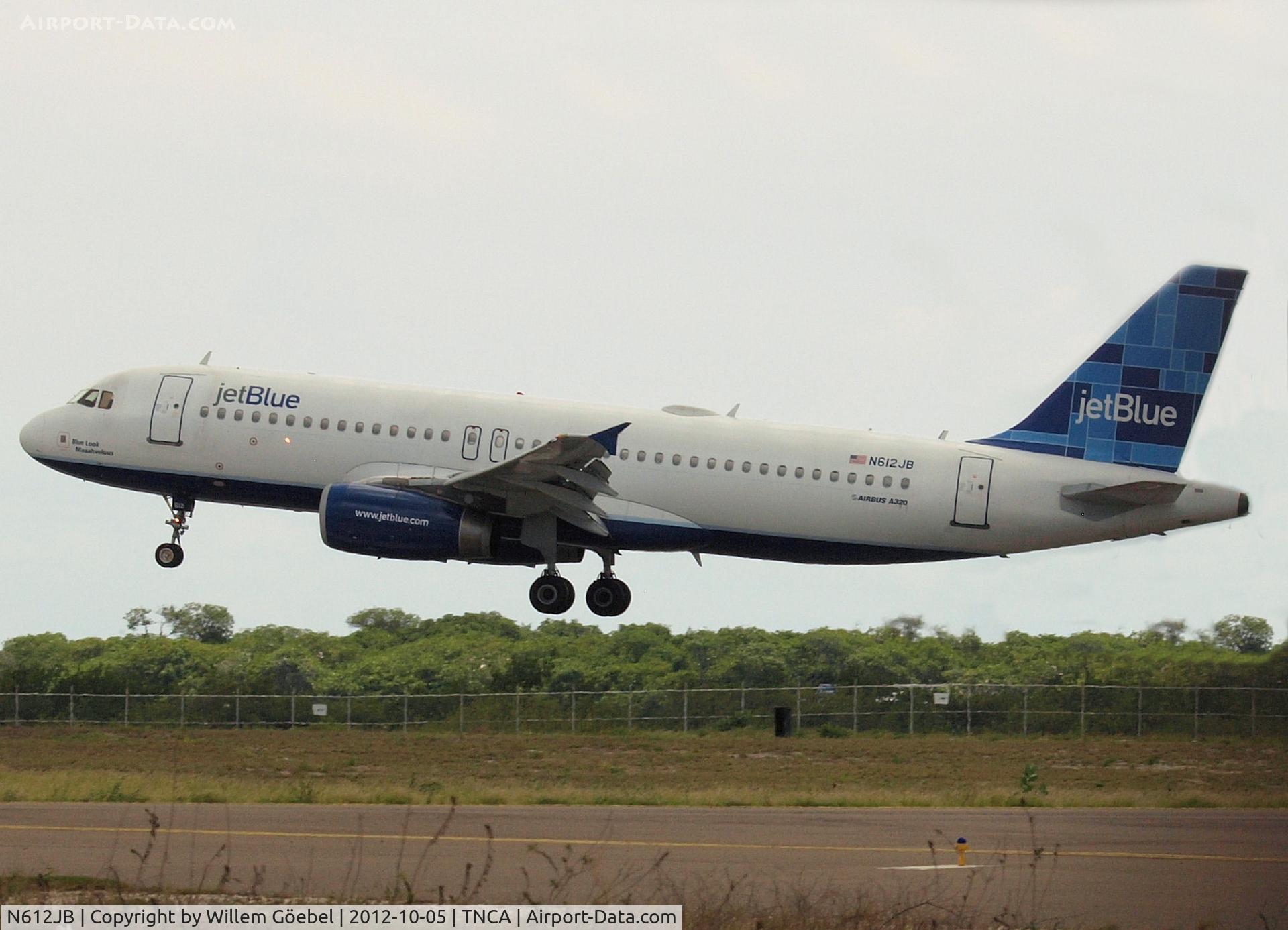 N612JB, 2005 Airbus A320-232 C/N 2447, Landing on Aruba Airport Reina Beatrix