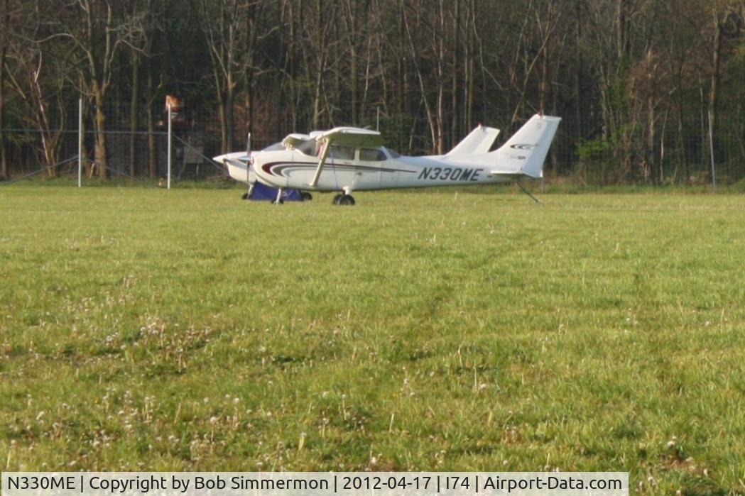 N330ME, 2000 Cessna 172S C/N 172S8462, Dawn in the grass at Urbana, Ohio.  B-25 Gathering and Doolittle Reunion.