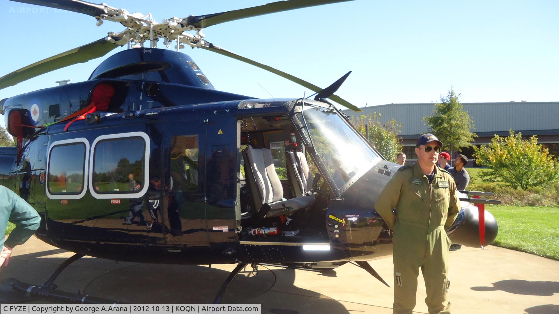 C-FYZE, 1996 Bell 412CF (CH-146) C/N 46402, Pilot