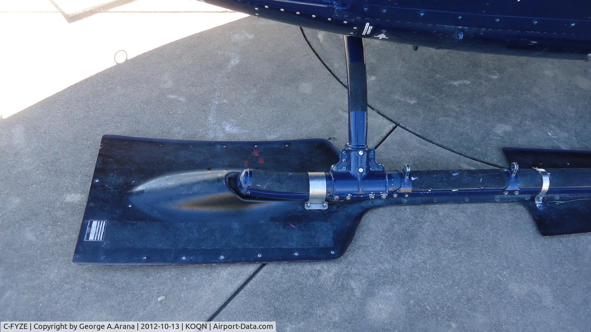 C-FYZE, 1996 Bell 412CF (CH-146) C/N 46402, Starboard ski