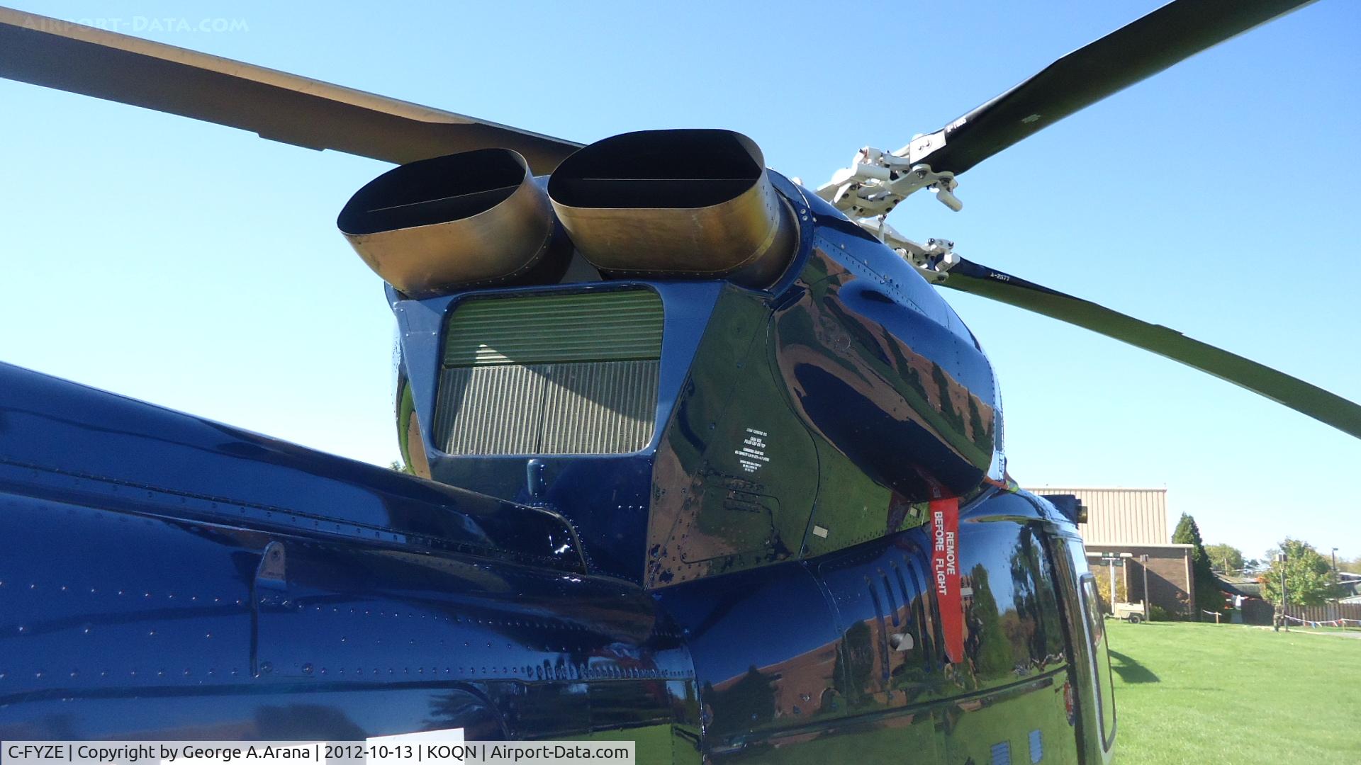 C-FYZE, 1996 Bell 412CF (CH-146) C/N 46402, Engine exhaust