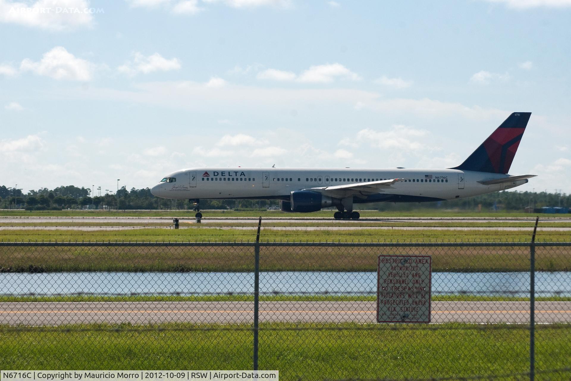 N6716C, 2001 Boeing 757-232 C/N 30838, 757 taking off RWY 6 destination DTW
