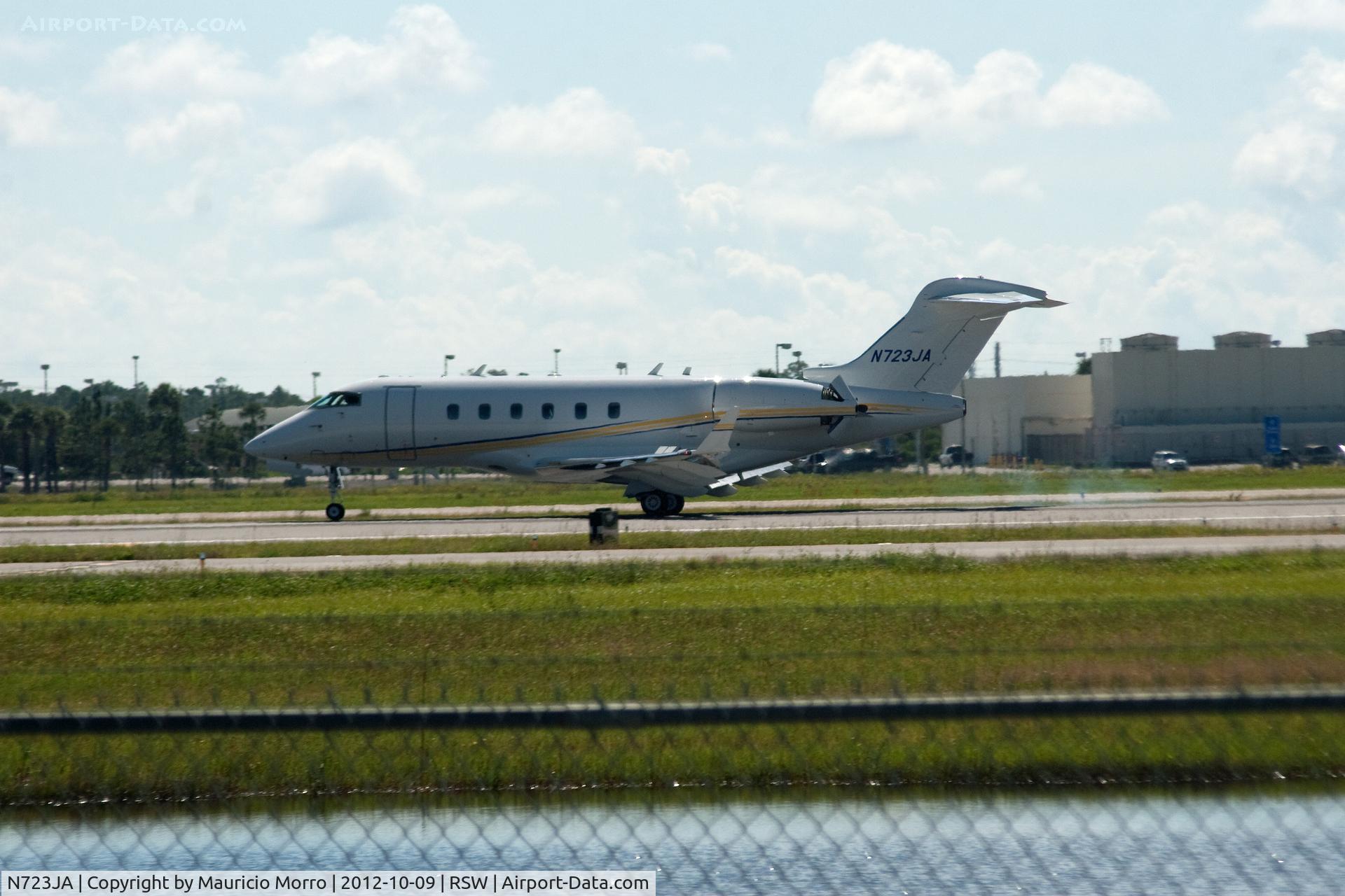 N723JA, 2006 Bombardier Challenger 300 (BD-100-1A10) C/N 20088, Braking at RWY 6