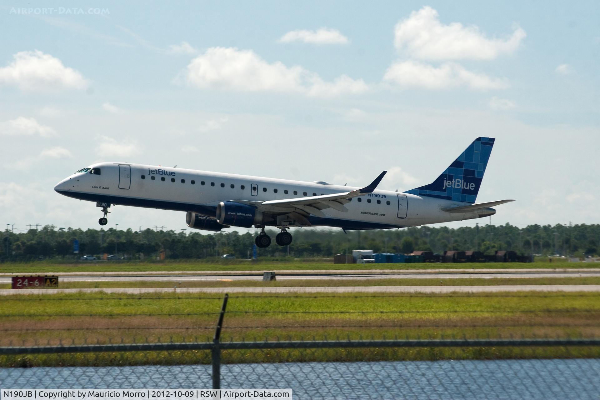 N190JB, 2005 Embraer 190AR (ERJ-190-100IGW) C/N 19000011, Landing RWY 6