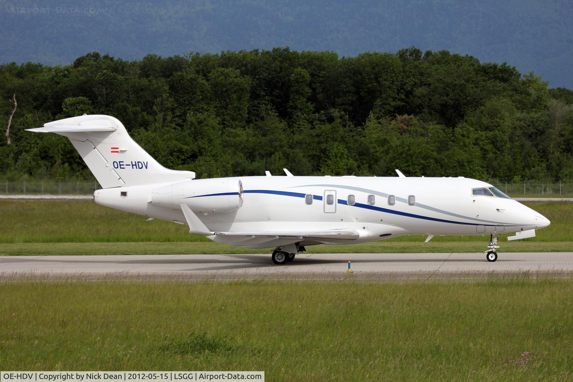 OE-HDV, 2009 Bombardier Challenger 300 (BD-100-1A10) C/N 20261, LSGG/GVA EBACE 2012
