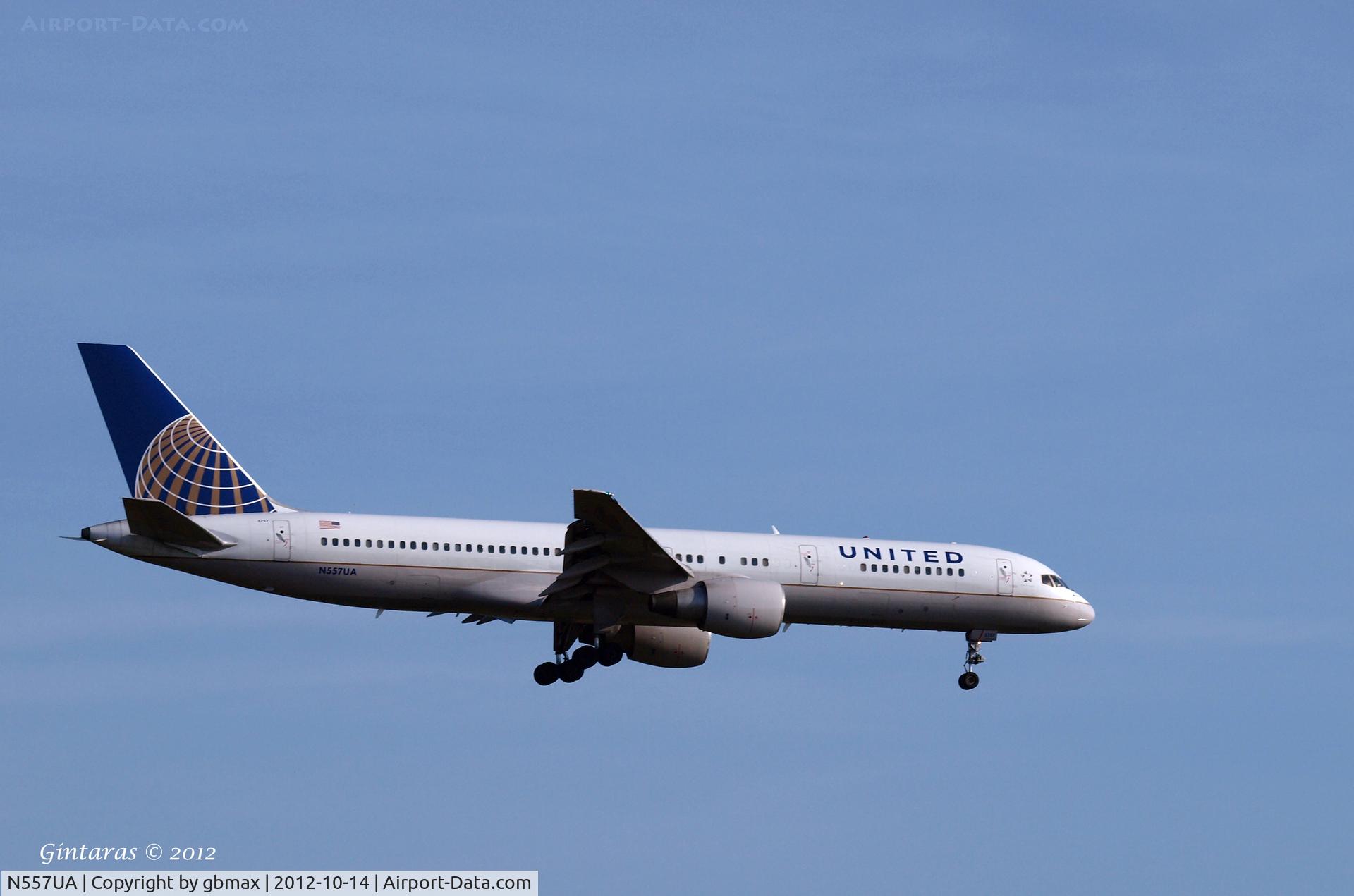 N557UA, 1992 Boeing 757-222 C/N 26653, Landing @ JFK
