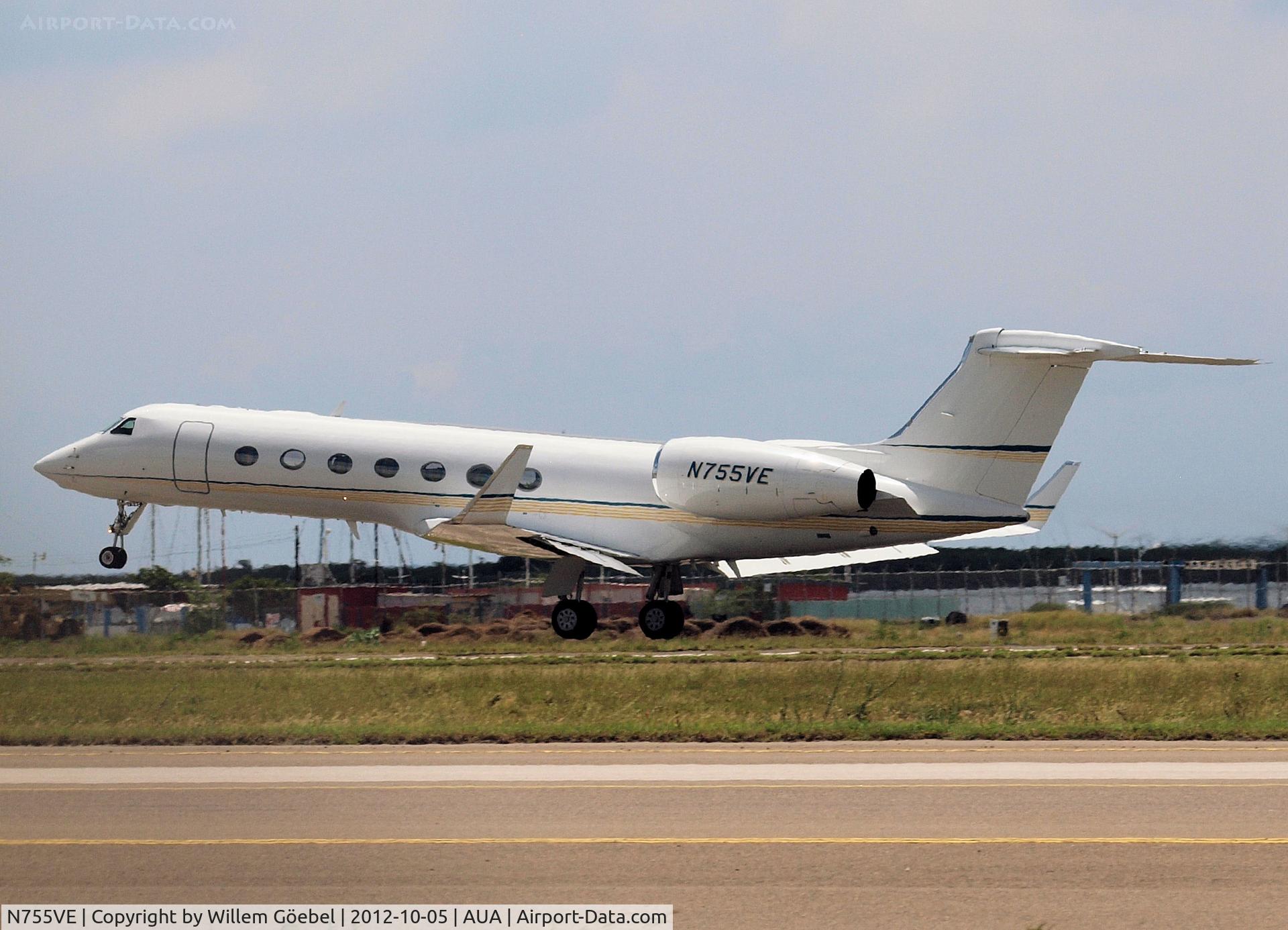 N755VE, 2004 Gulfstream Aerospace GV-SP (G550) C/N 5055, Take off from Reina Beatrix Airport Aruba