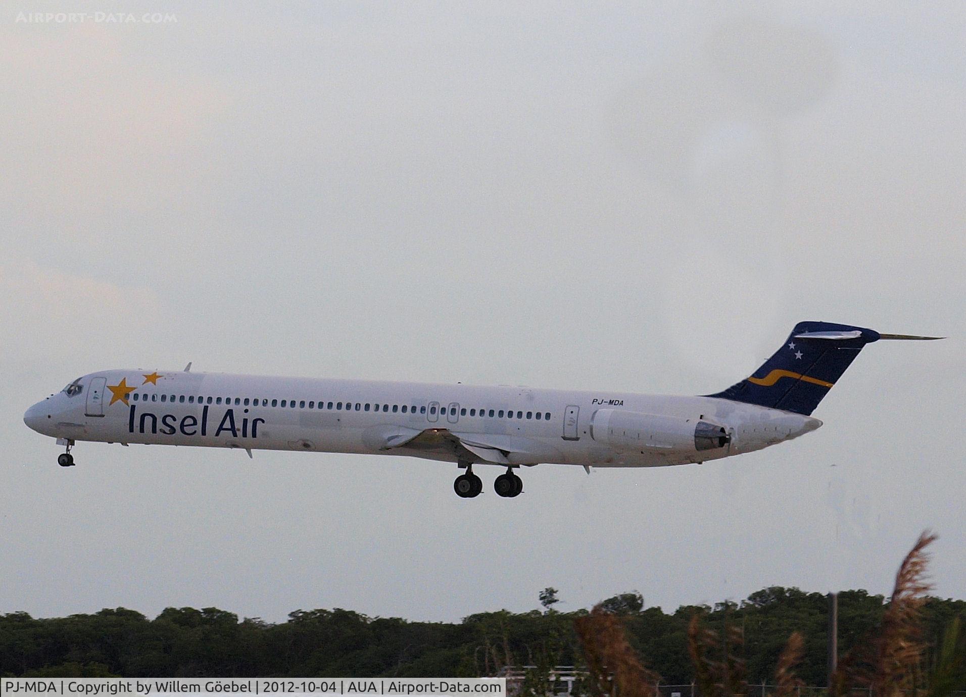 PJ-MDA, 1987 McDonnell Douglas MD-83 (DC-9-83) C/N 49449, Landing on Reina Beatrix Airport Aruba