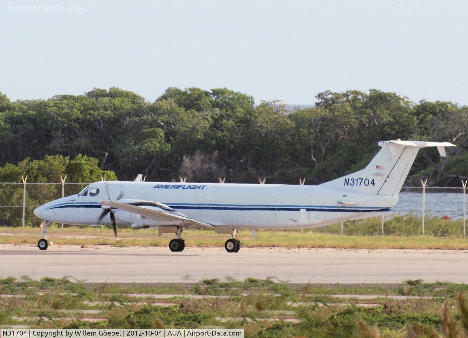 N31704, 1984 Beech 1900C C/N UB-12, Take off from Reina Beatrix Airport Aruba