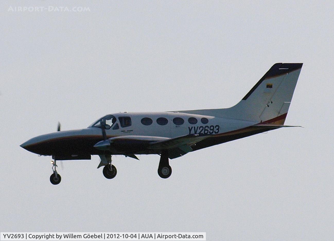YV2693, Cessna 414A Chancellor C/N Not found YV2693, Landing on Reina Beatrix Airport Aruba