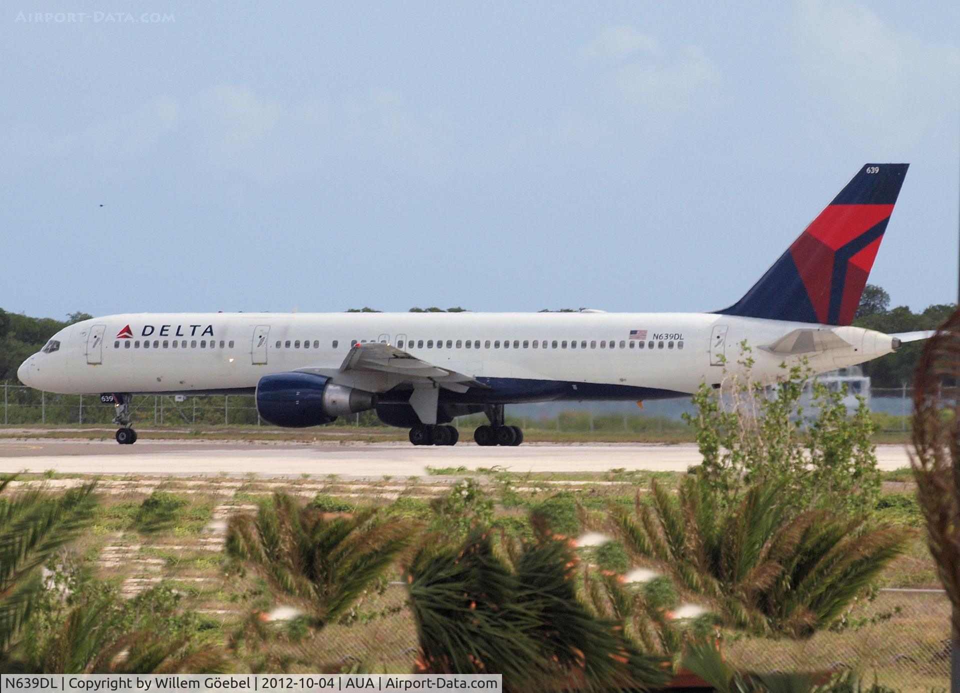 N639DL, 1988 Boeing 757-232 C/N 23993, Take off from Reina Beatrix Airport Aruba