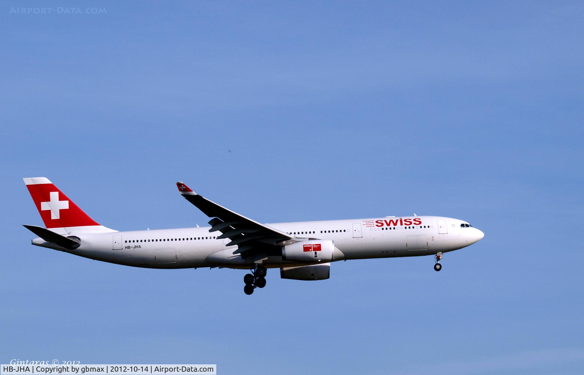 HB-JHA, 2009 Airbus A330-343 C/N 1000, Landing at JFK