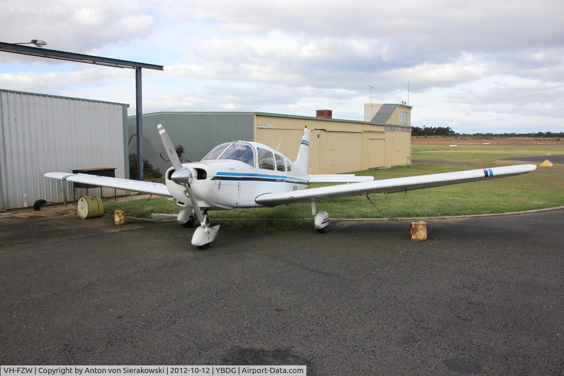 VH-FZW, 1976 Piper PA-28-151 C/N 28-7715051, VH-FZW @ YBDG