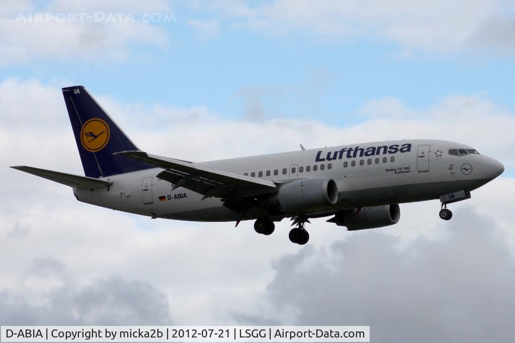D-ABIA, 1990 Boeing 737-530 C/N 24815, Landing