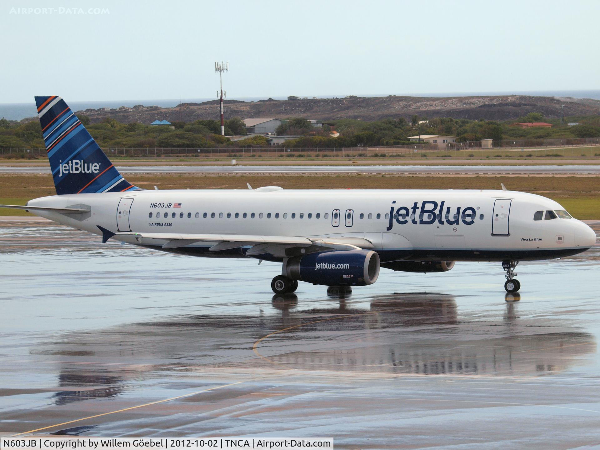 N603JB, 2005 Airbus A320-232 C/N 2352, Taxi to the runway from 