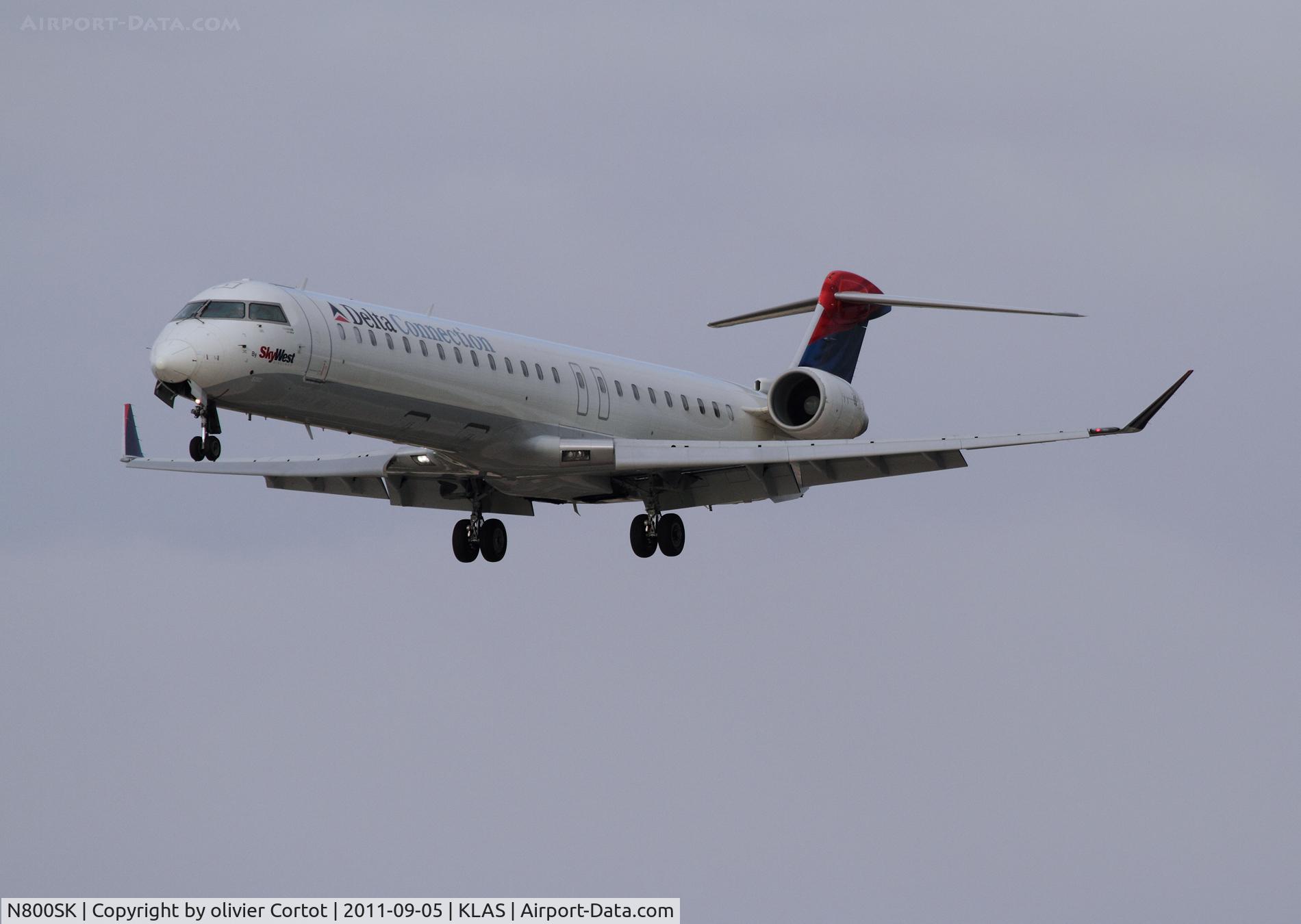N800SK, 2006 Bombardier CRJ-900ER (CL-600-2D24) C/N 15060, landing at vegas