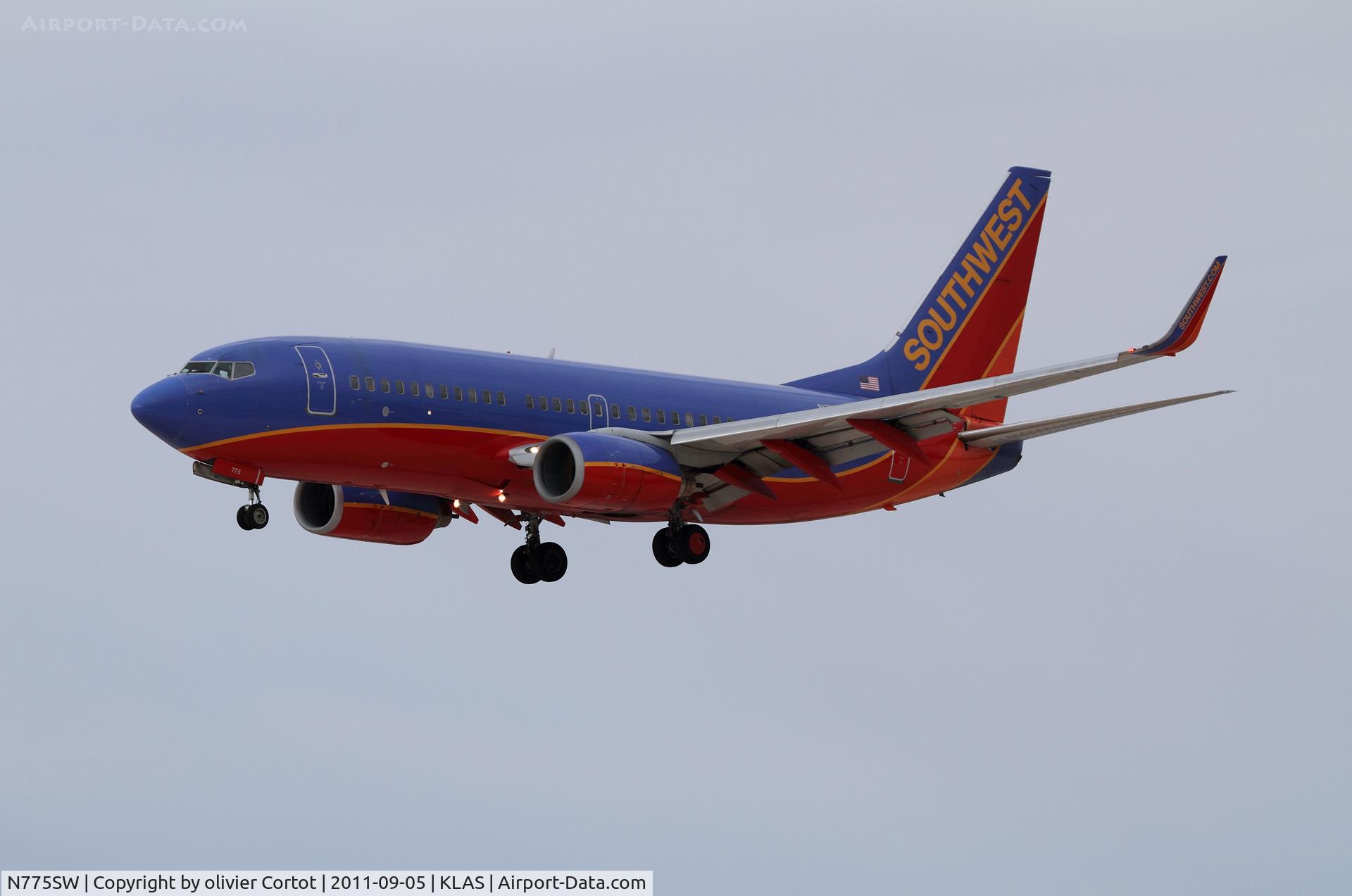 N775SW, 2000 Boeing 737-7H4 C/N 30590, clouds over Las Vegas