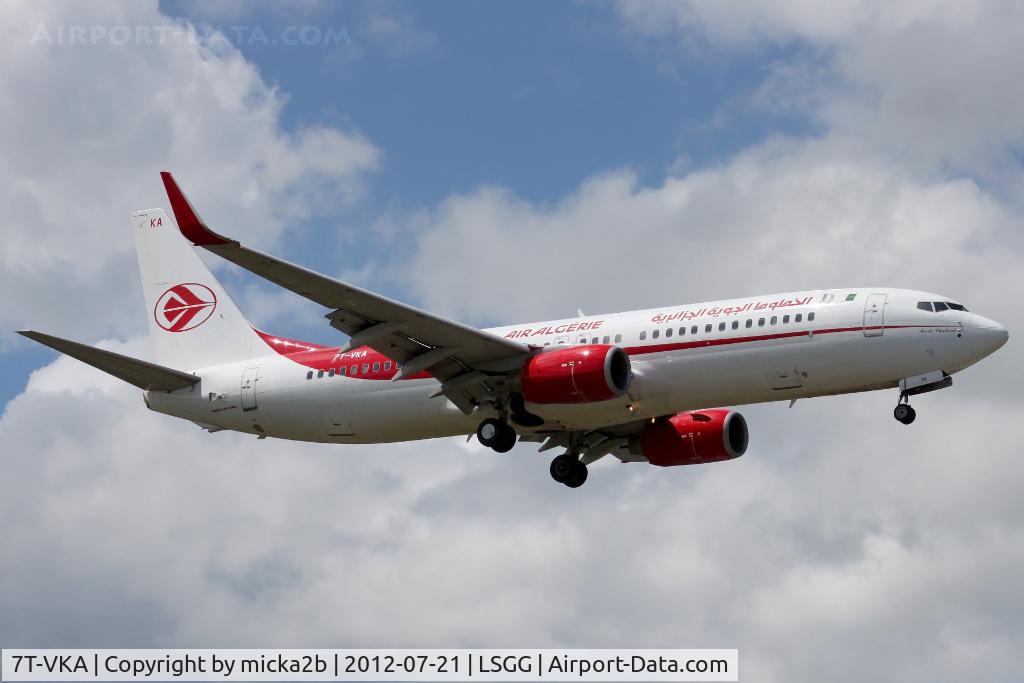 7T-VKA, 2005 Boeing 737-8D6 C/N 34164, Landing