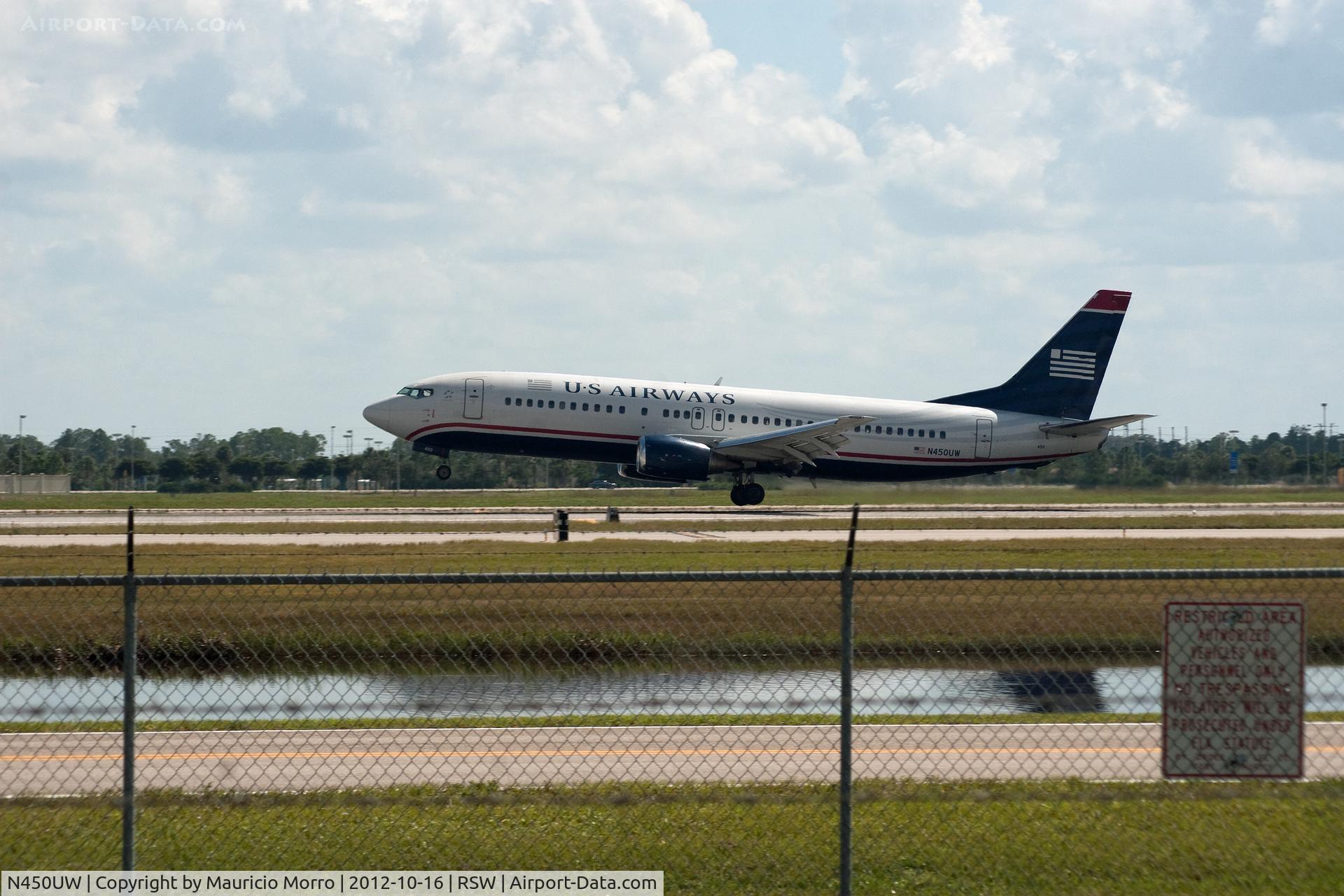 N450UW, 1990 Boeing 737-4B7 C/N 24933, 737 landing at RWY 6