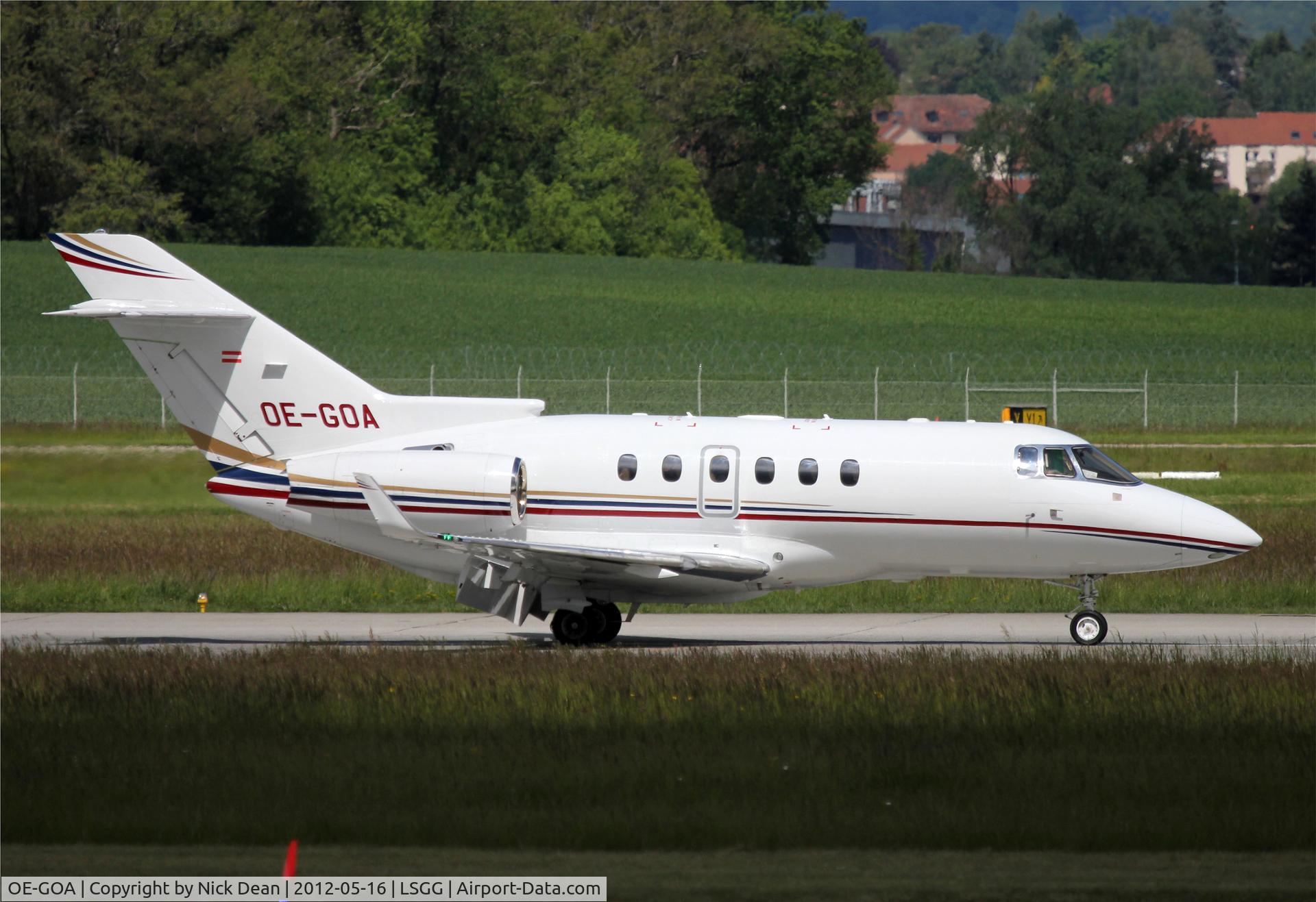 OE-GOA, Hawker Beechcraft 900XP C/N HA-0180, LSGG/GVA EBACE 2012