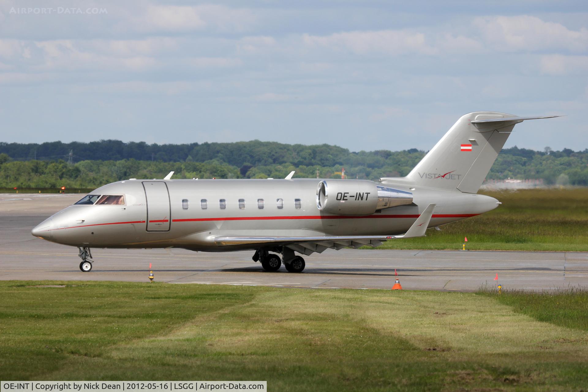 OE-INT, Bombardier CL-600-2B16 Challenger 605 C/N 5758, LSGG/GVA EBACE 2012