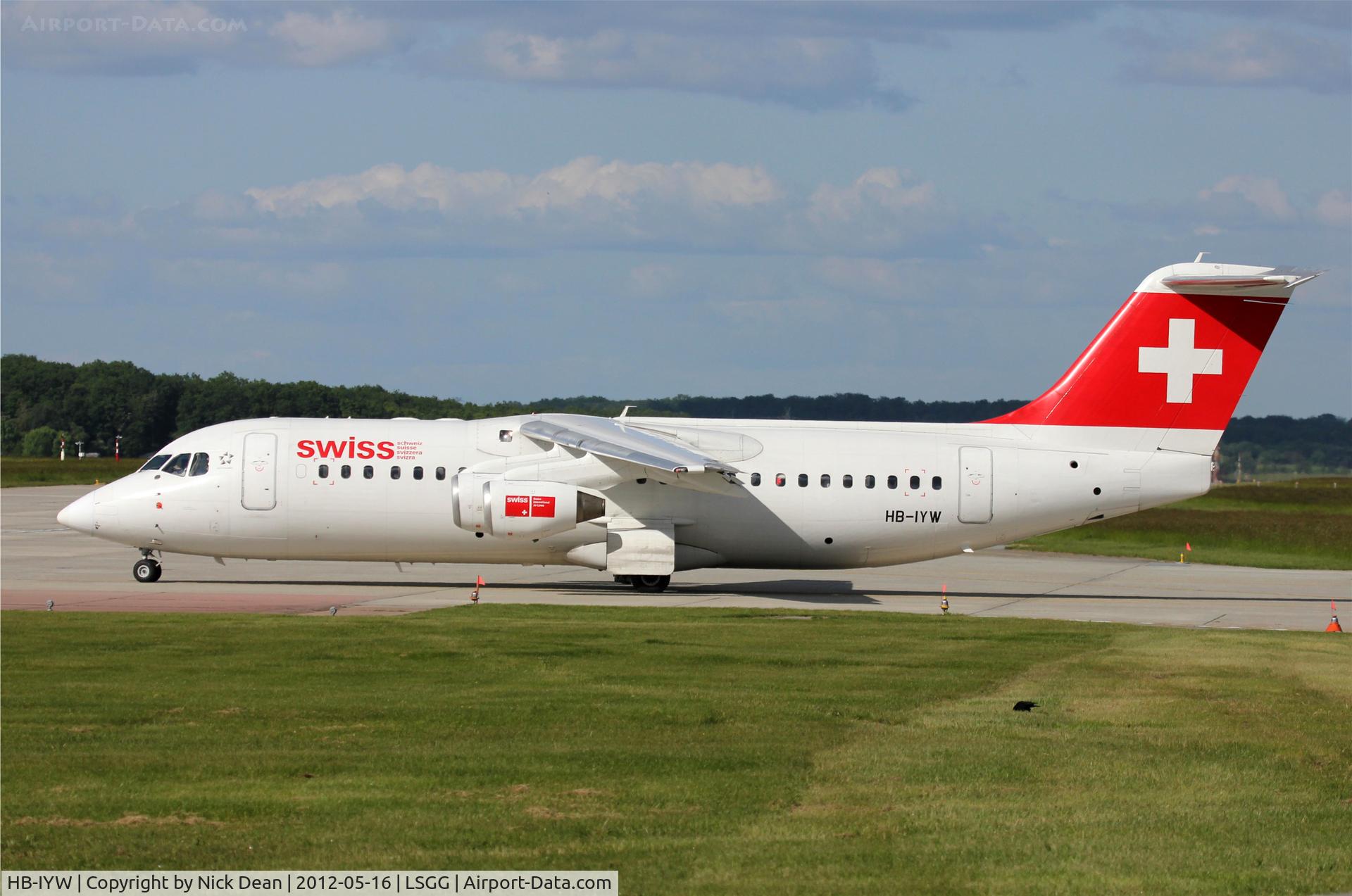 HB-IYW, 1999 British Aerospace Avro 146-RJ100 C/N E3359, LSGG/GVA EBACE 2012