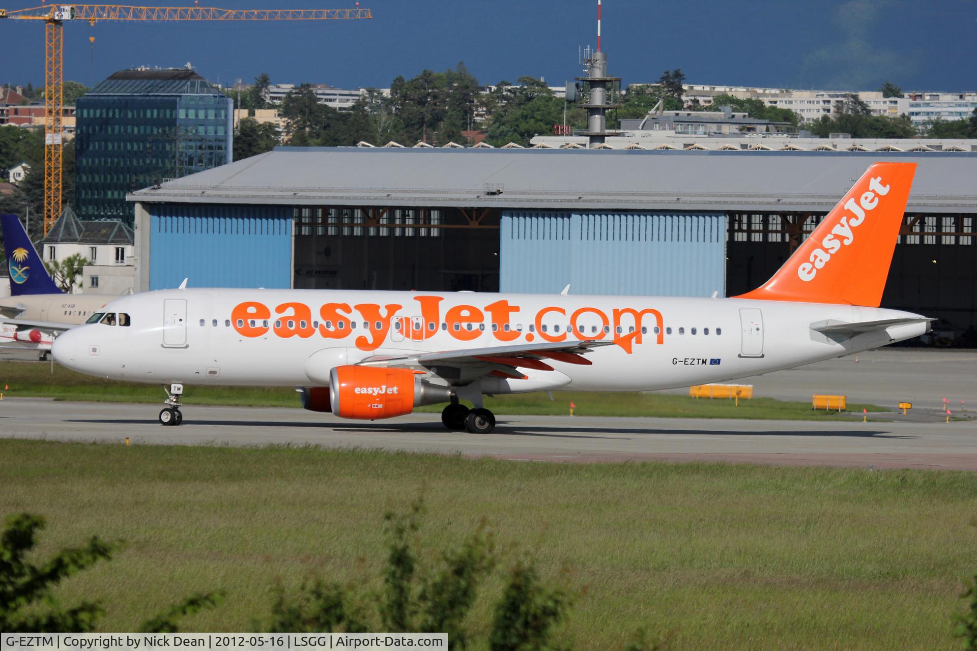 G-EZTM, 2009 Airbus A320-214 C/N 4014, LSGG/GVA EBACE 2012