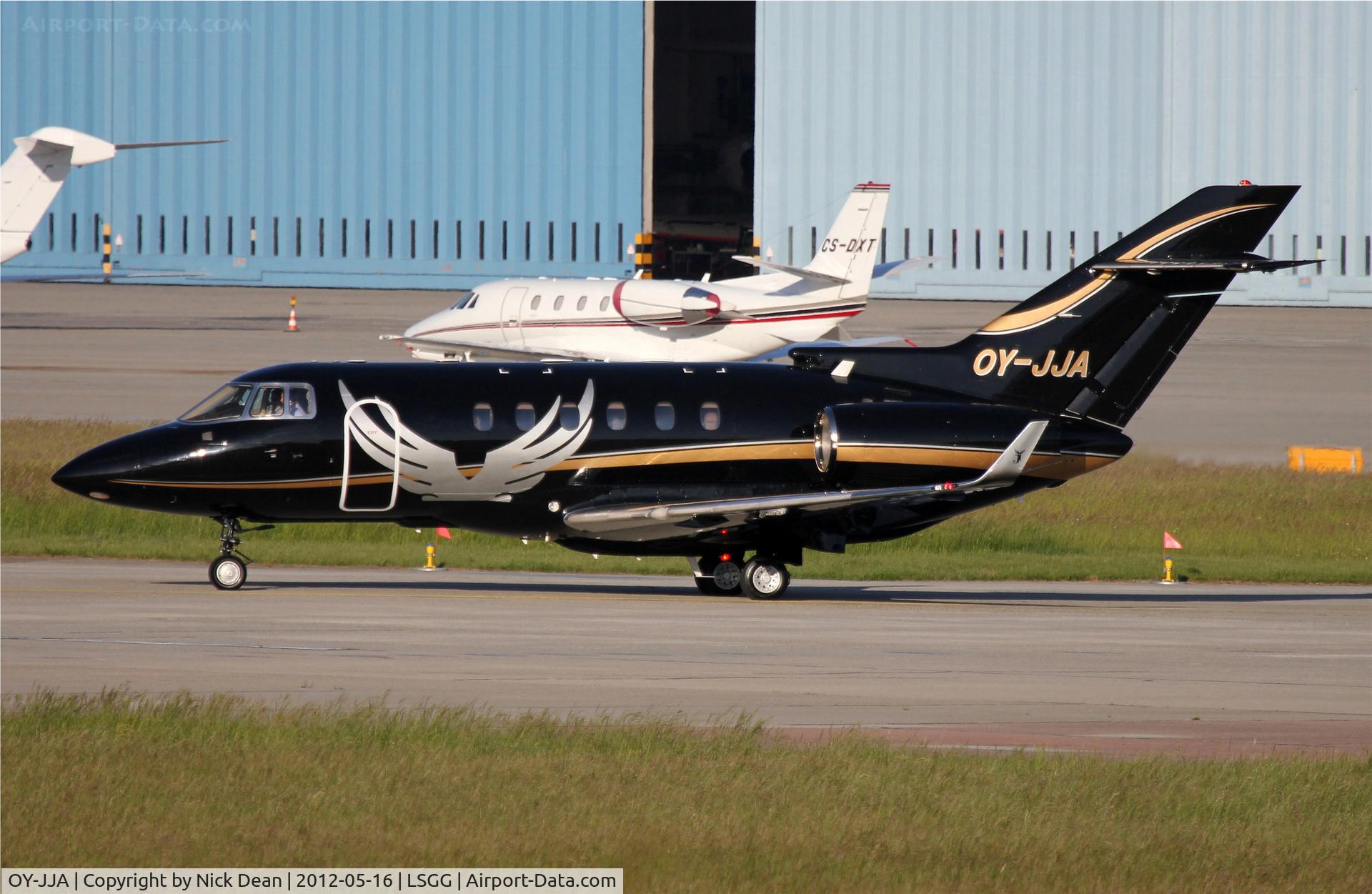 OY-JJA, 2000 Raytheon Hawker 800XP C/N 258496, LSGG/GVA EBACE 2012