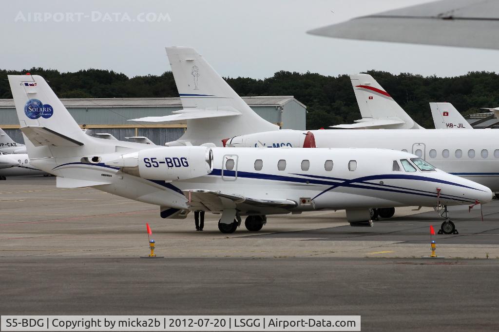 S5-BDG, 2001 Cessna 560XL Citation C/N 560-5215, Parked