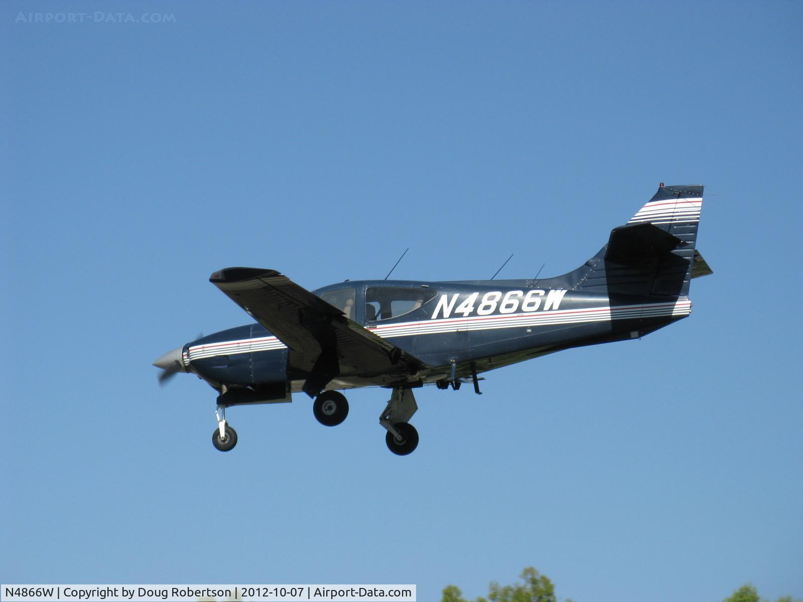N4866W, 1976 Rockwell International 114 Commander C/N 14196, 1978 Rockwell 114 COMMANDER, Lycoming IO-540-T4AD 260 Hp, on final Rwy 22