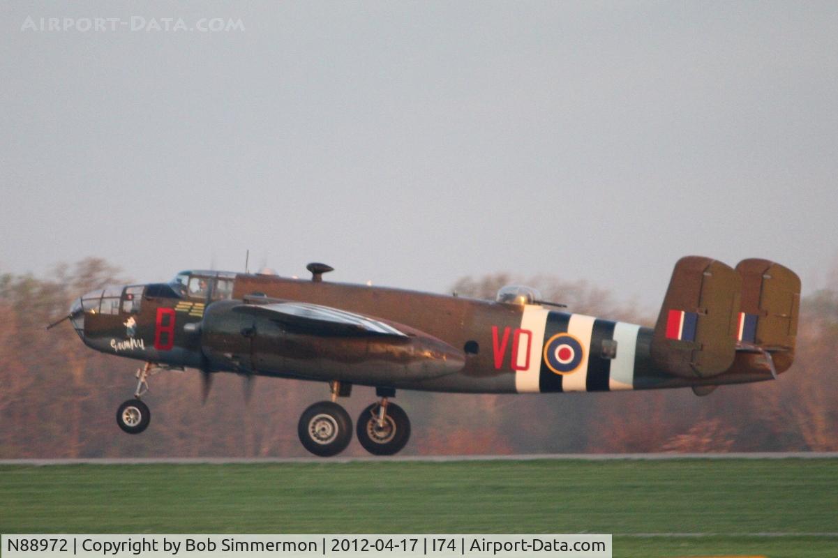 N88972, 1943 North American B-25D Mitchell C/N 100-23644, Departing Urbana, Ohio during the B-25 Gathering and Doolittle Reunion.