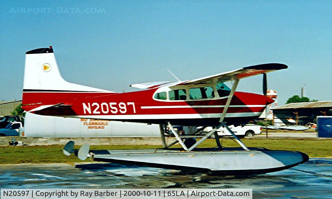 N20597, 1981 Cessna 180K Skywagon C/N 18053197, Cessna 180K Skywagon 180 [180-53197] Belle Chasse~N 11/10/2000