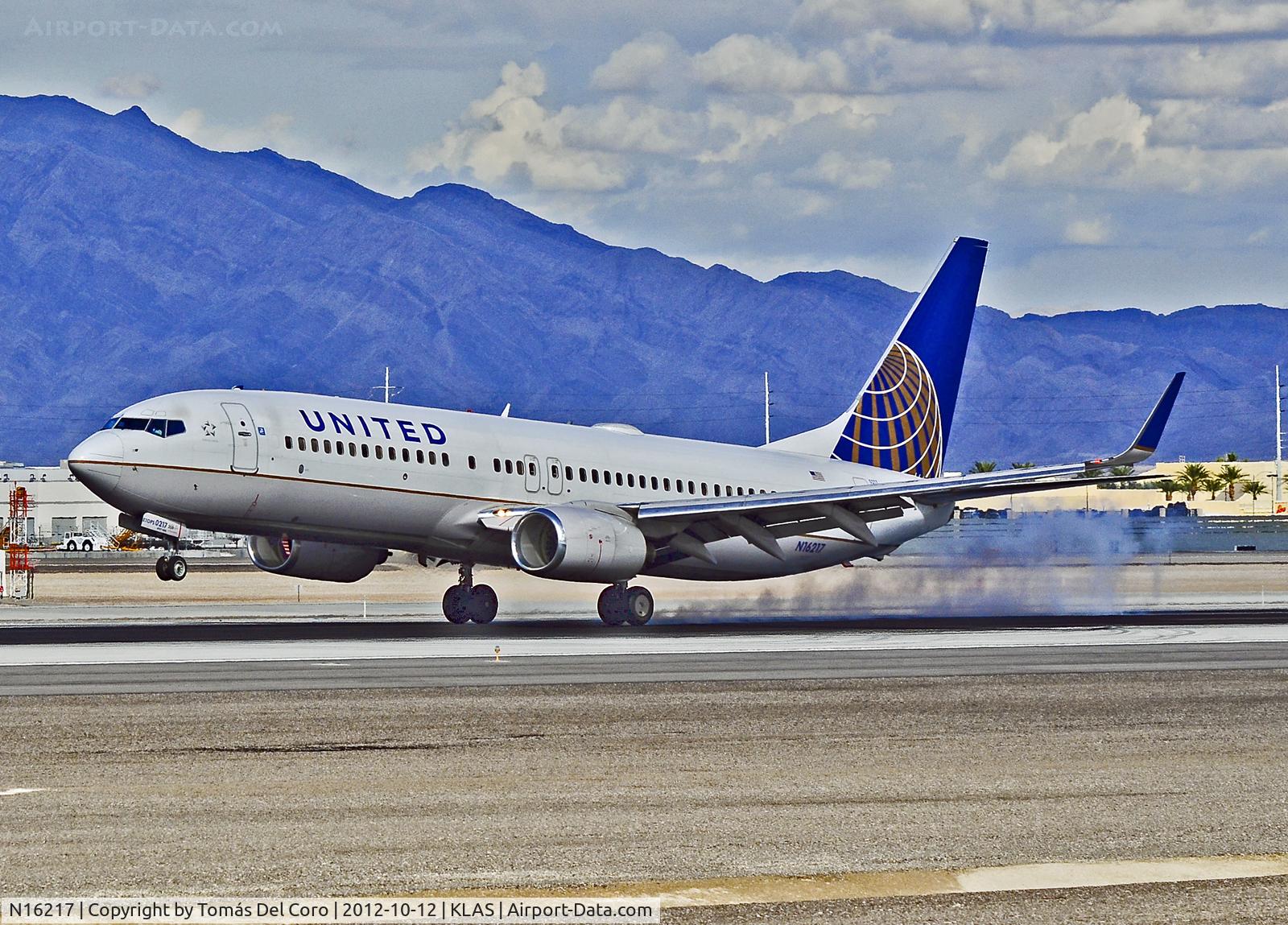 N16217, 1998 Boeing 737-824 C/N 28777, N16217 United Airlines 1998 Boeing 737-824 C/N 28777

- Las Vegas - McCarran International (LAS / KLAS)
USA - Nevada, October 12, 2012
Photo: Tomás Del Coro