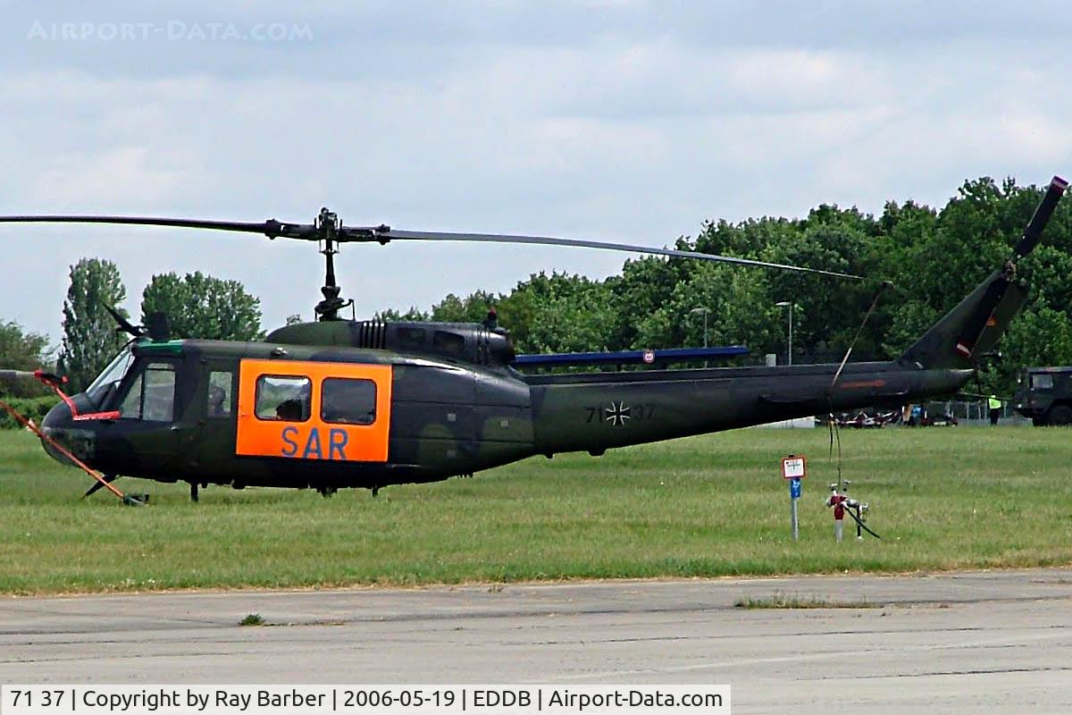 71 37, Bell (Dornier) UH-1D Iroquois (205) C/N 8197, Dornier UH-1D [8197] Berlin-Schonefeld~D 19/05/2006