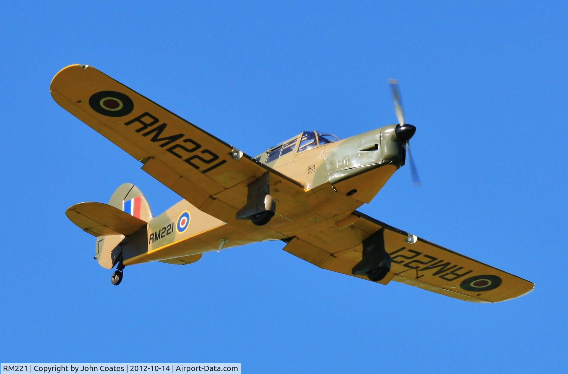 RM221, 1945 Percival P-31 Proctor 4 C/N FHM 141, Arriving at Compton Abbas for Pooley's Day 2012