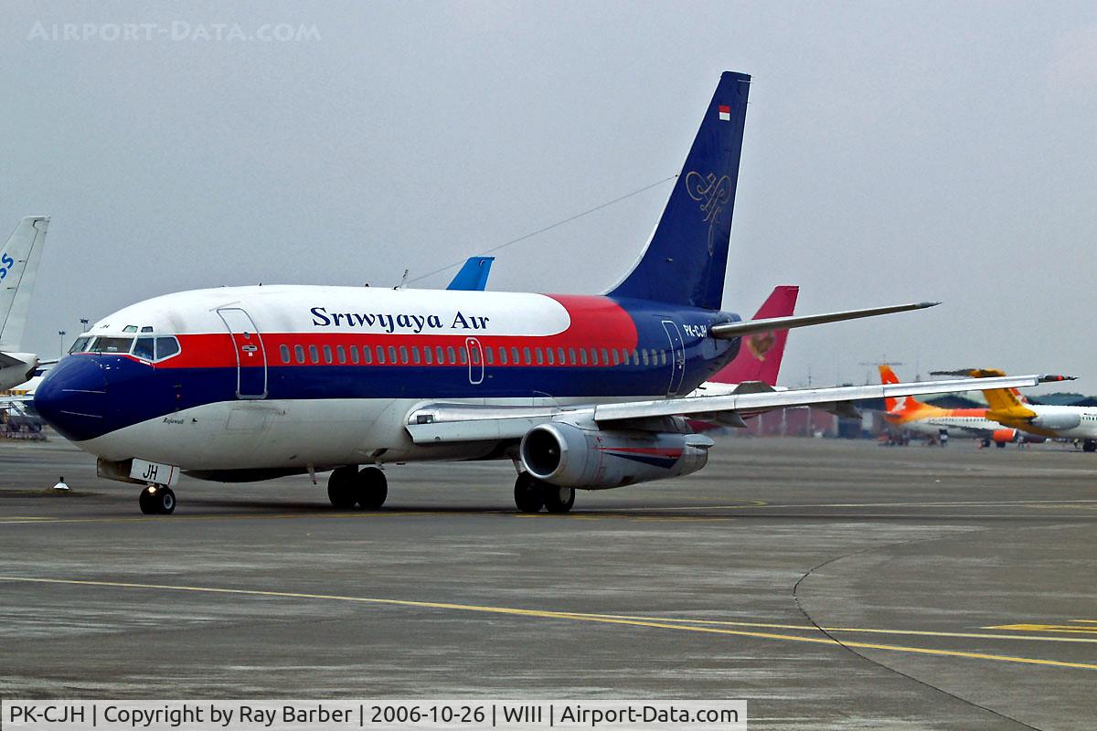PK-CJH, 1982 Boeing 737-2B7 C/N 22883 LN:935, Boeing 737-2B7 [22883] (Sriwijaya Air) Jakarta-Soekarno Hatta Int~PK 26/10/2006