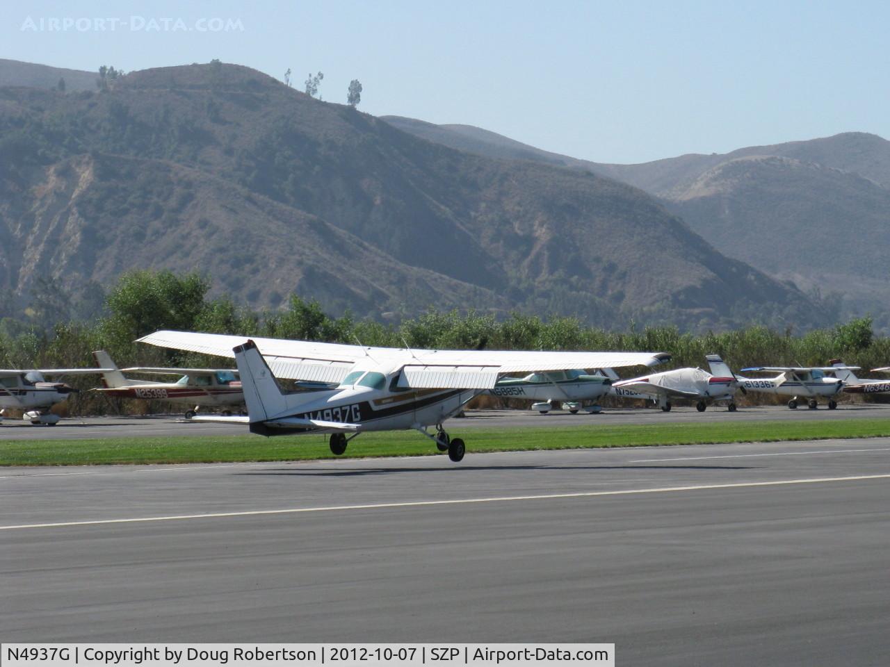 N4937G, 1979 Cessna 172N C/N 17273484, 1979 Cessna 172N SKYHAWK II, Lycoming O-320-H2AD 160 Hp, landing Rwy 22