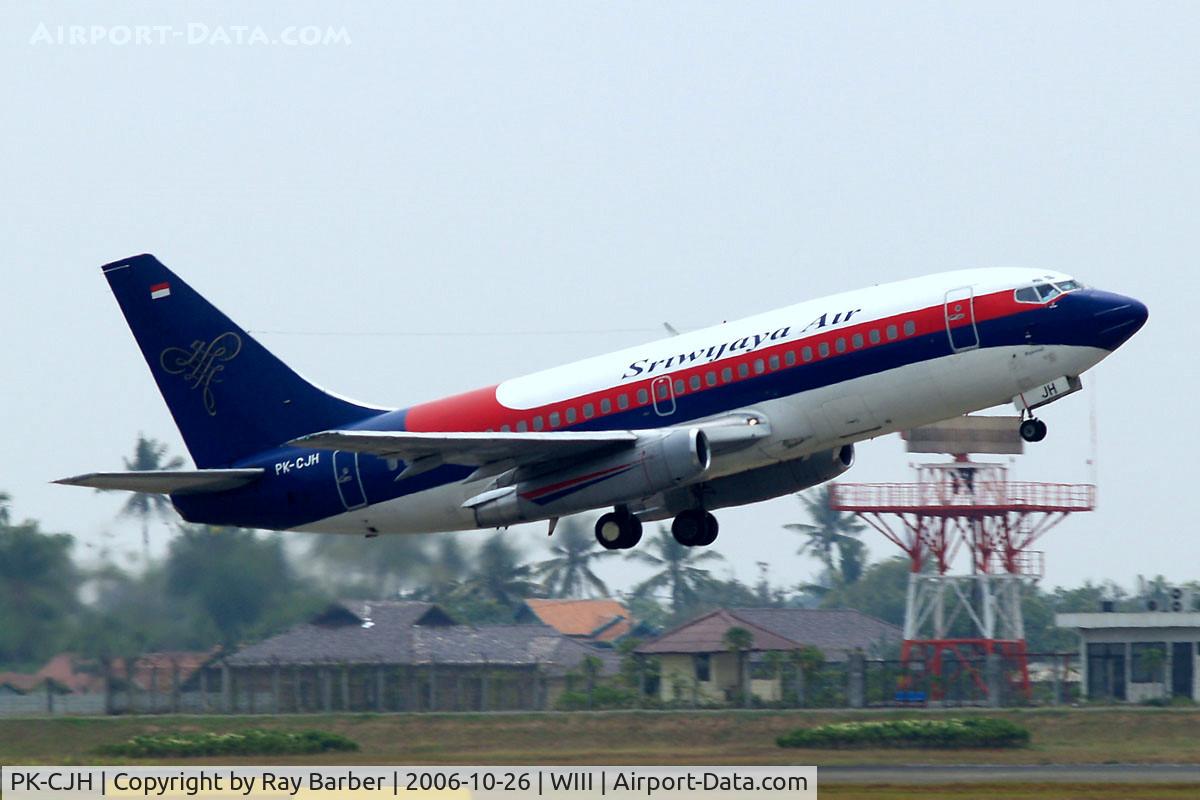 PK-CJH, 1982 Boeing 737-2B7 C/N 22883 LN:935, Boeing 737-2B7 [22883] (Sriwijaya Air) Jakarta-Soekarno Hatta Int~PK 26/10/2006