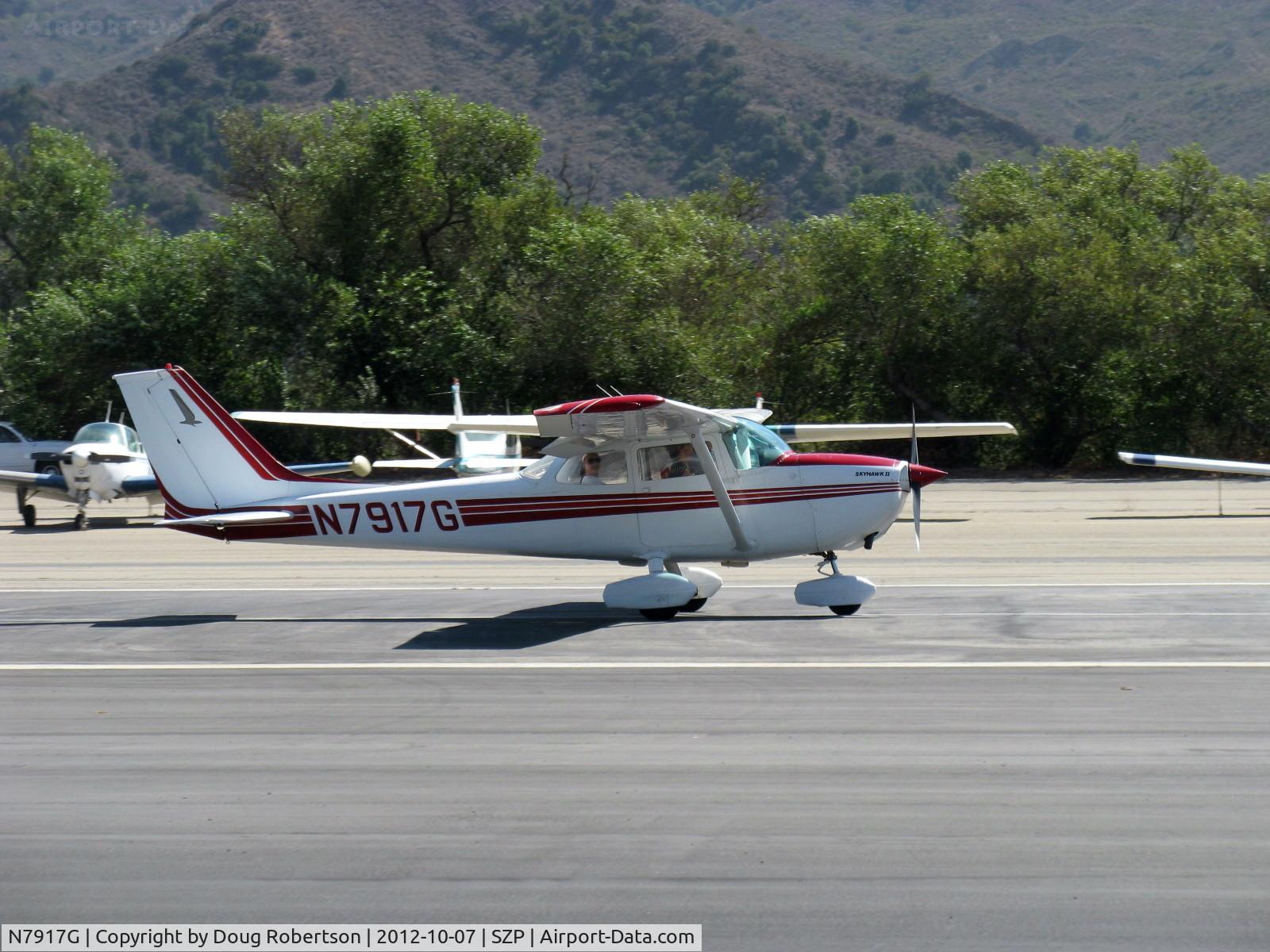 N7917G, 1970 Cessna 172L C/N 17259617, 1970 Cessna 172L SKYHAWK II, Lycoming O-320-E2D 150 Hp, landing roll Rwy 22