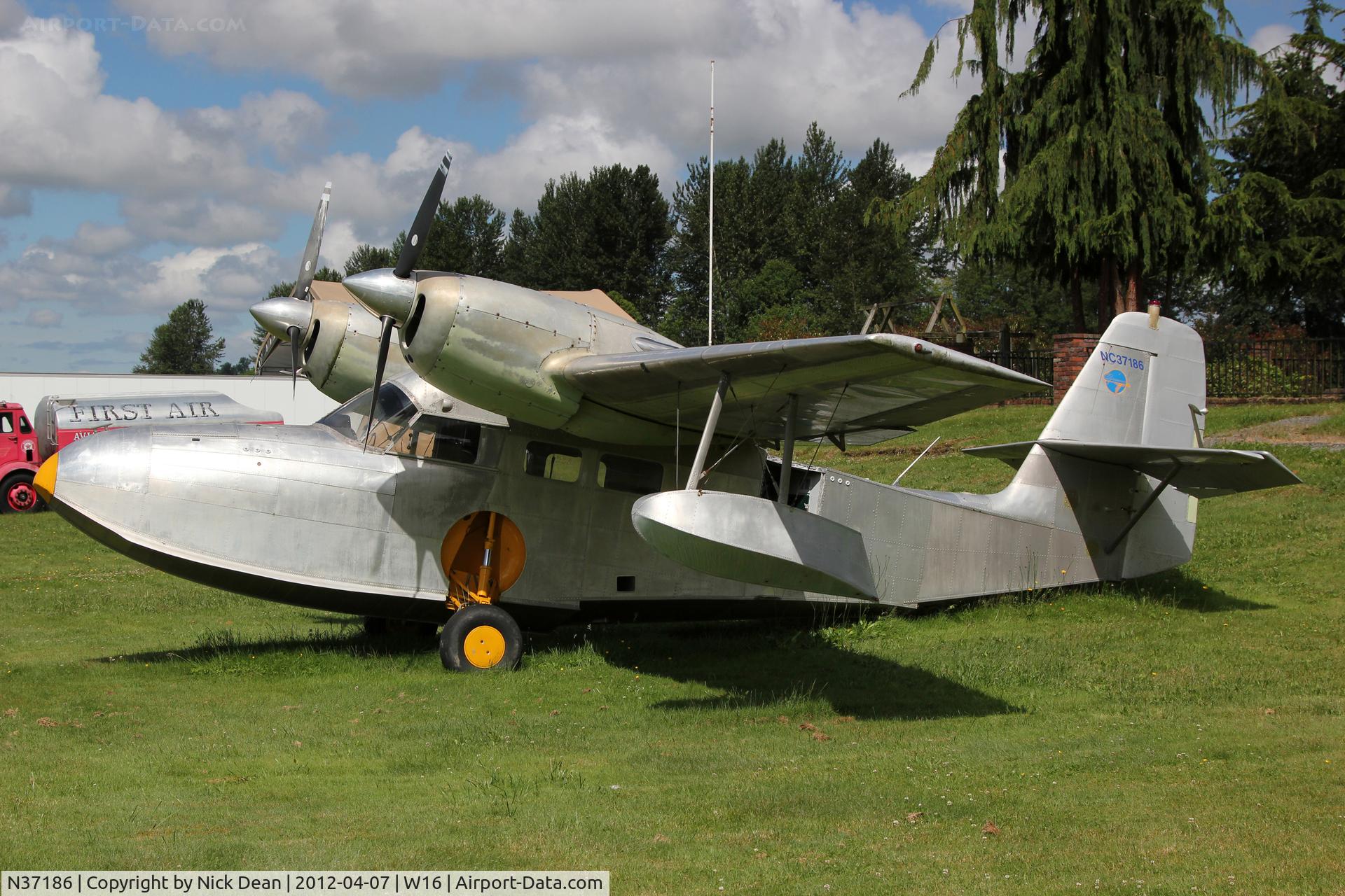 N37186, 1941 Grumman G-44 Widgeon C/N 1236, W16 Firstair Field Monroe WA
